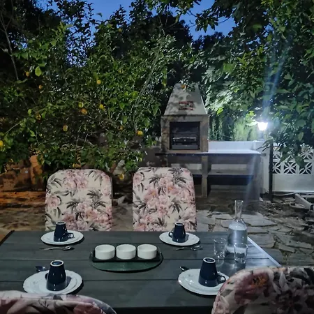 The Lemon Grove House - Large Private Garden, Private Pool - Perfect For Families