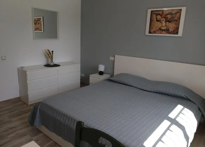 The Lemon Grove House - Large Private Garden, Private Pool - Perfect For Families Semesterbostad Torremolinos