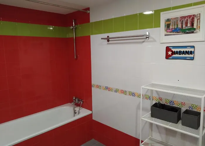 Semesterbostad The Lemon Grove House - Large Private Garden, Private Pool - Perfect For Families Torremolinos