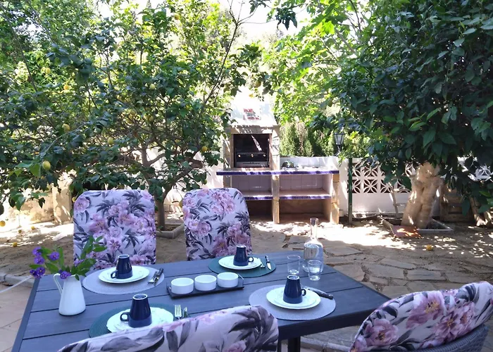 The Lemon Grove House - Large Private Garden, Private Pool - Perfect For Families * Torremolinos