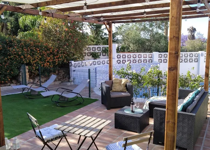 The Lemon Grove House - Large Private Garden, Private Pool - Perfect For Families * Torremolinos