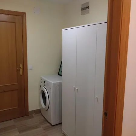 The Lemon Grove House - Large Private Garden, Private Pool - Perfect For Families *