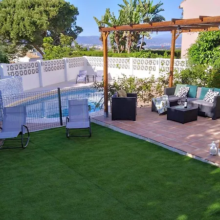 The Lemon Grove House - Large Private Garden, Private Pool - Perfect For Families 托雷莫利诺斯