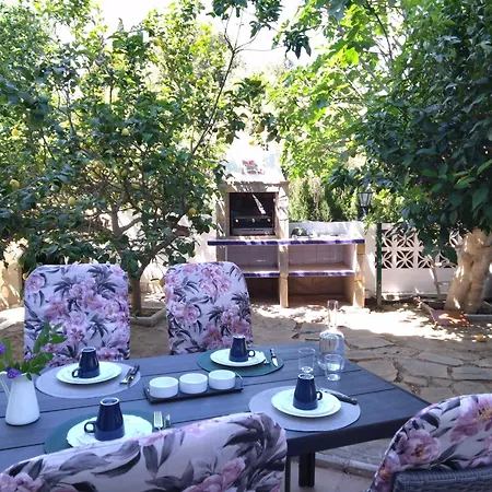 The Lemon Grove House - Large Private Garden, Private Pool - Perfect For Families * Torremolinos