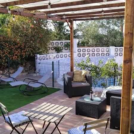 Dom wakacyjny The Lemon Grove House - Large Private Garden, Private Pool - Perfect For Families