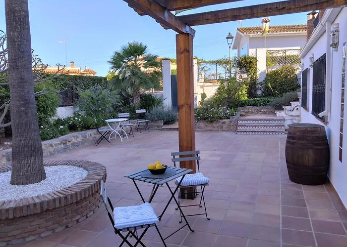 The Lemon Grove House - Large Private Garden, Private Pool - Perfect For Families Сasa de vacaciones Torremolinos