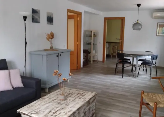 The Lemon Grove House - Large Private Garden, Private Pool - Perfect For Families Torremolinos