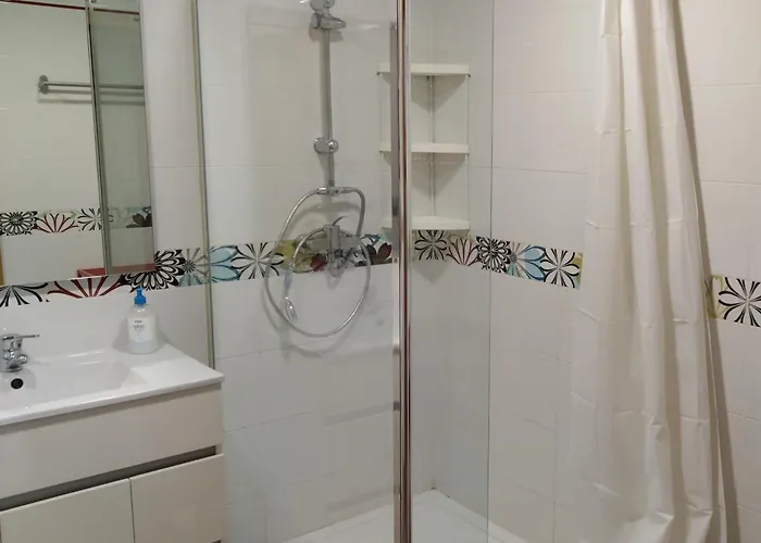 The Lemon Grove House - Large Private Garden, Private Pool - Perfect For Families Сasa de vacaciones *