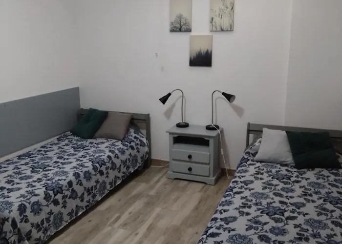 The Lemon Grove House - Large Private Garden, Private Pool - Perfect For Families *