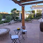 The Lemon Grove House - Large Private Garden, Private Pool - Perfect For Families Tatil Evi Torremolinos