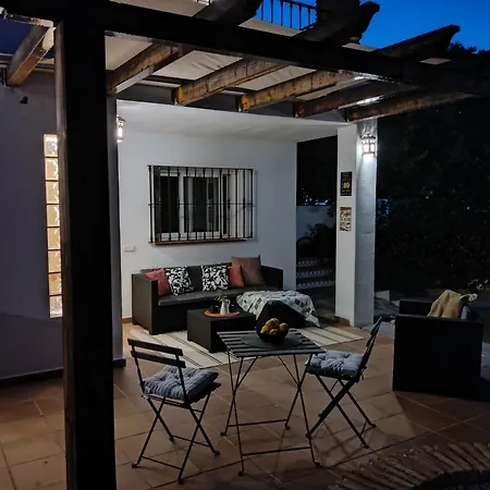 Ferienhaus The Lemon Grove House - Large Private Garden, Private Pool - Perfect For Families